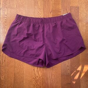 NWT Old Navy StretchTech Maroon Shorts size XL